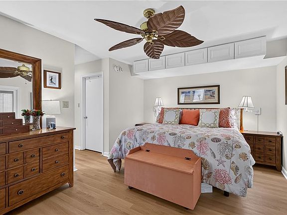 4th image of 3756 Surry Rd