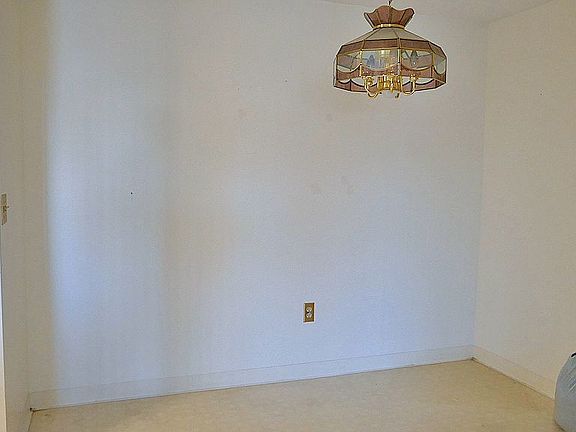 4th image of 724 Beverage Hill Ave #209