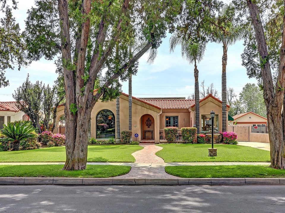 1st image of 212 E La Deney Dr