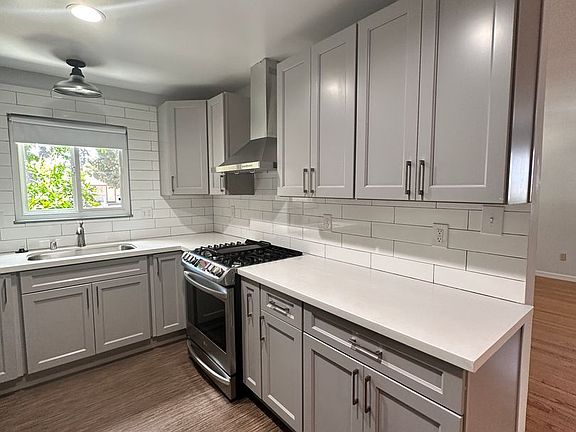 3rd image of 1417 Drexel Dr