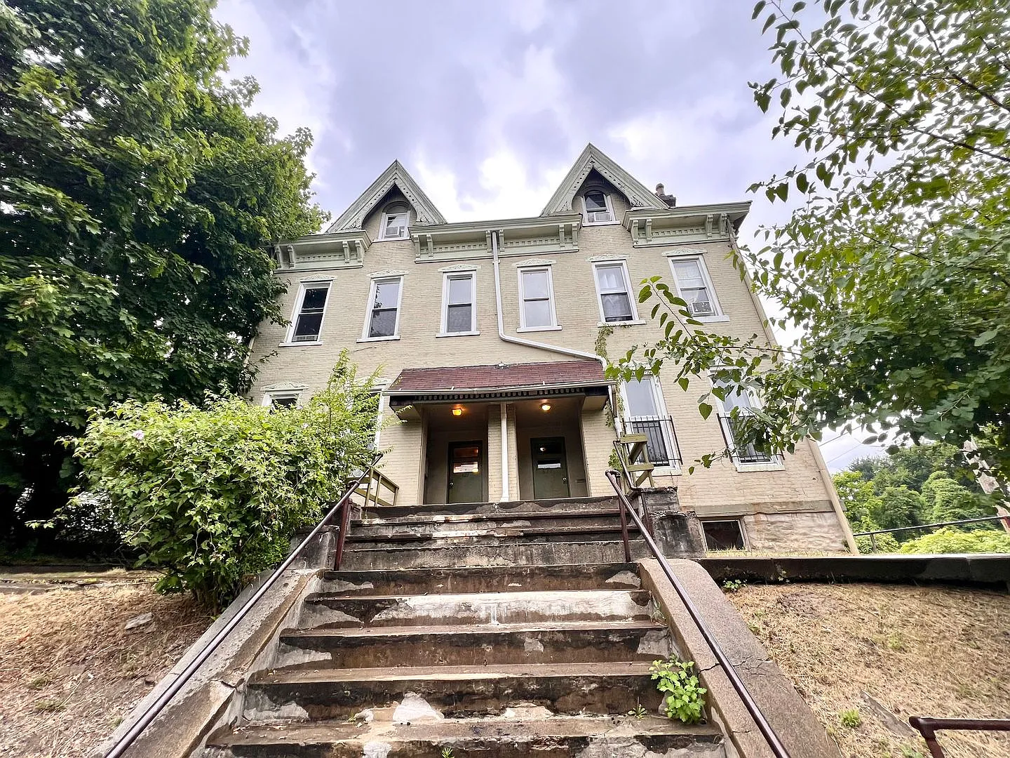 621-623 Lincoln Ave Unit 1 photo 1