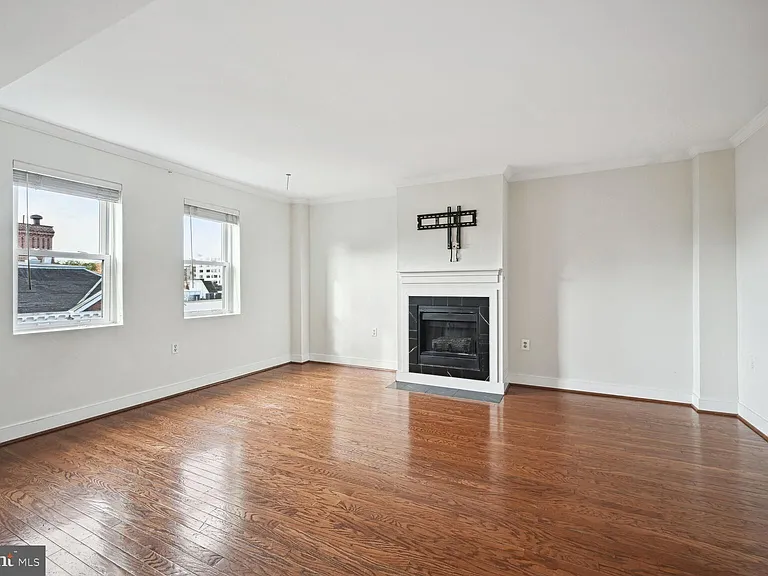 1727 R St NW #502 — Photo 1