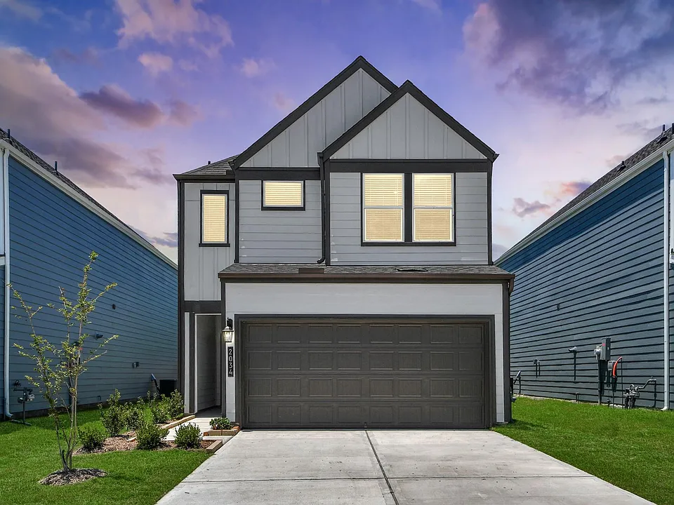 1930 Olivos St