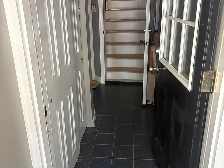 G St — Photo 1