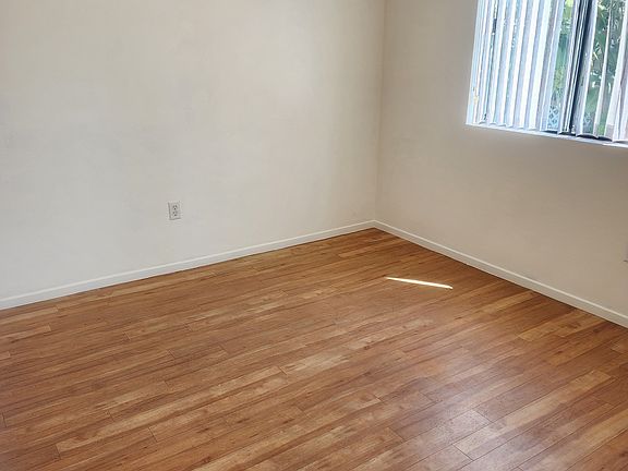 4th image of 9459 Fairgrove Ln Unit 204