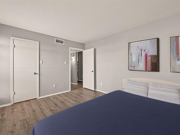 5th image of 7313 Gulf Fwy APT 904