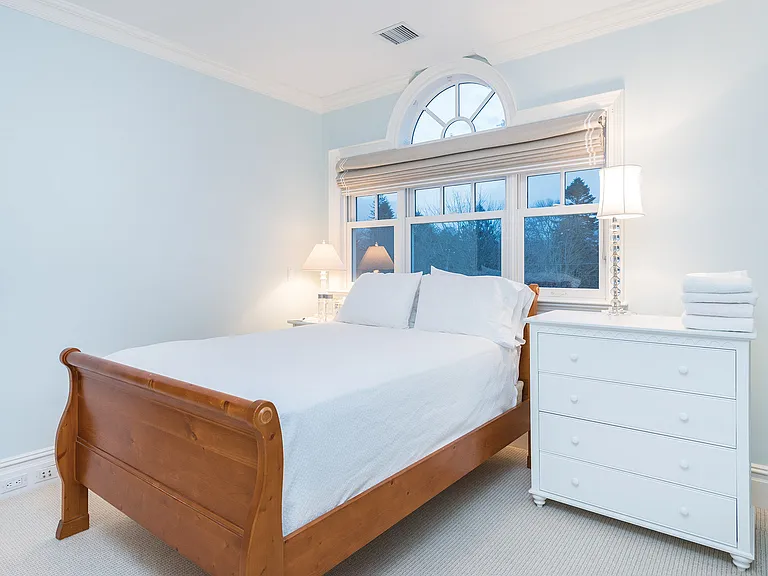 704 Ocean Rd — Photo 17