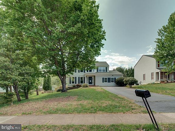 2nd image of 9618 Clover Hill Rd