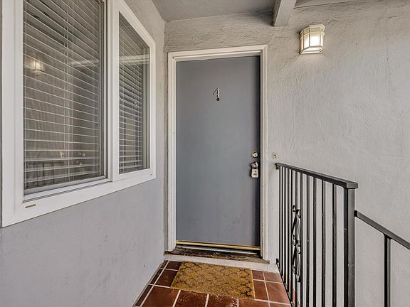 3rd image of 1027 Santa Cruz Ave