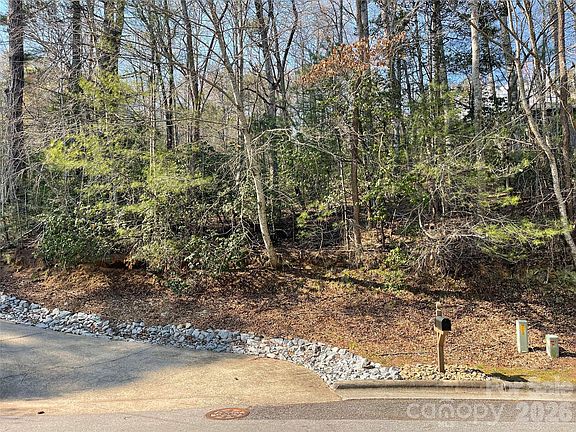 5th image of 61 Deerlake Rd