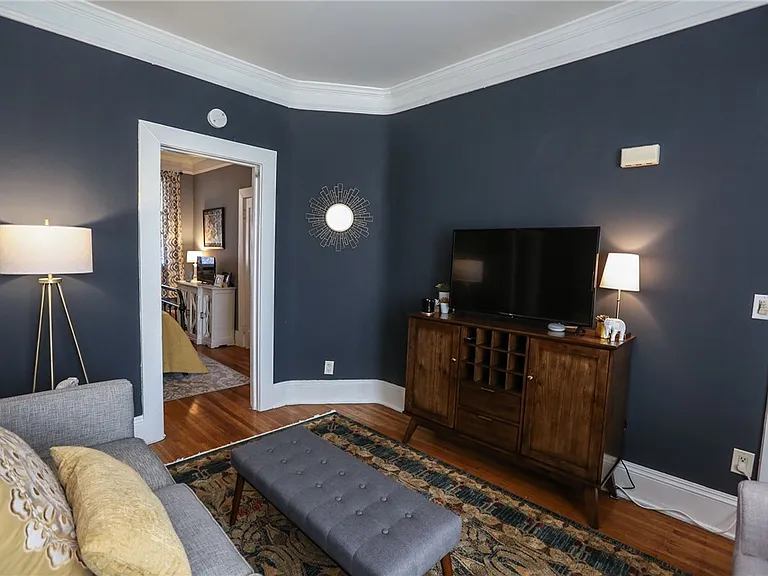 17 Russell St #11 — Photo 5