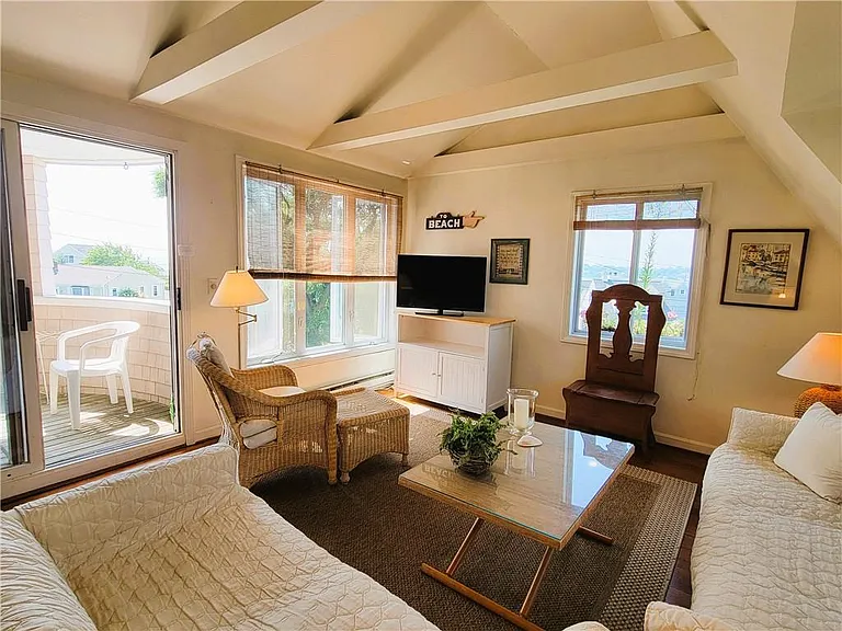 152 Tuckerman Ave #14 — Photo 3