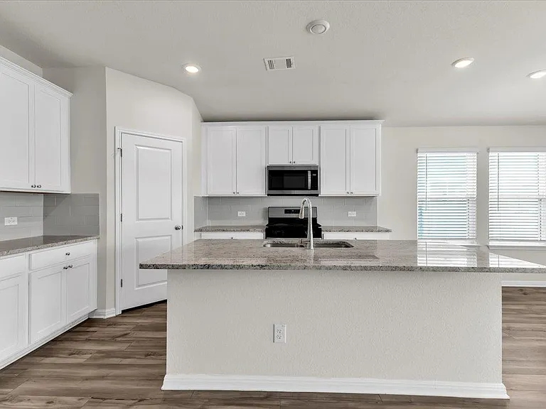 405 Grasslands Trl — Photo 27