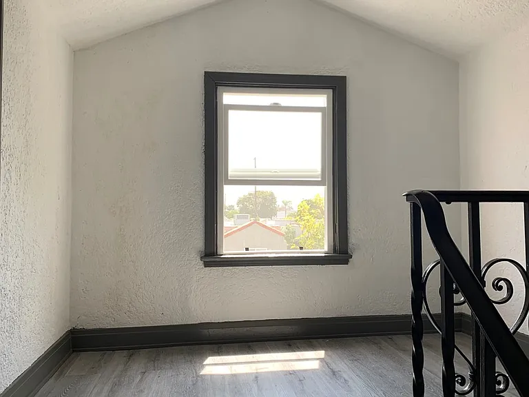2901 Somerset Dr — Photo 4