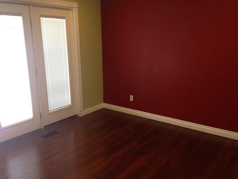 1639 E Saint Charles Pl — Photo 16
