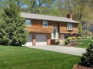 11 Glenmeade Rd, Greensburg, PA 15601