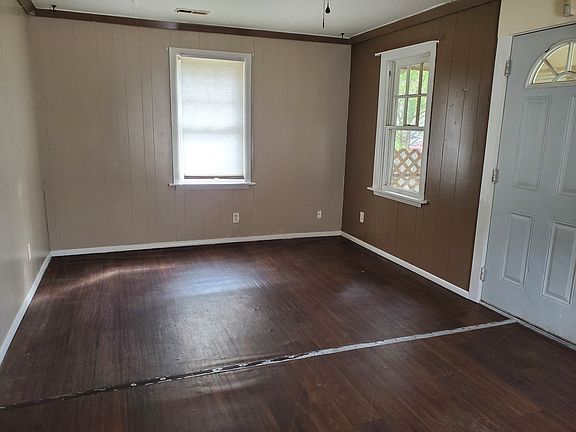 4th image of 2954 Lens Ave