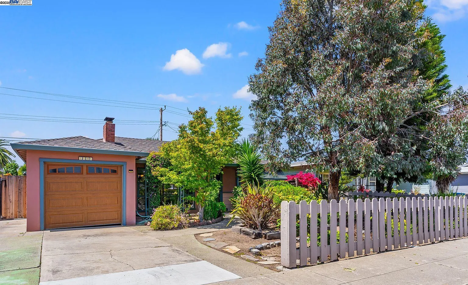 1525 Cottage Grove Ave photo 1
