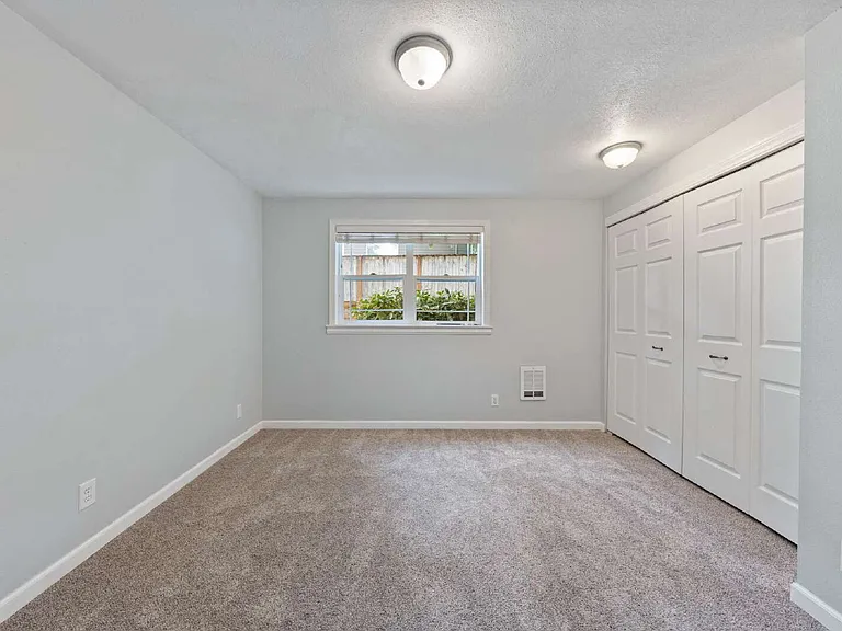 1270 N Adams St — Photo 15