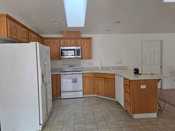 5th image of 6503 Gehrig Dr
