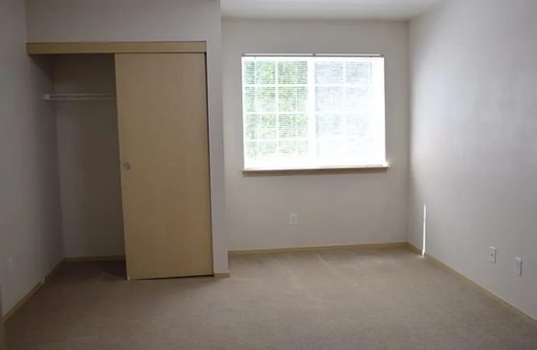 Quiet 2-Bed 2-Bath Apartments Close to WOU with Beautiful Landscaping In-Unit Washer/Dryer — Photo 28