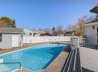 212 Greenwood Ln, Virginia Beach, VA 23452