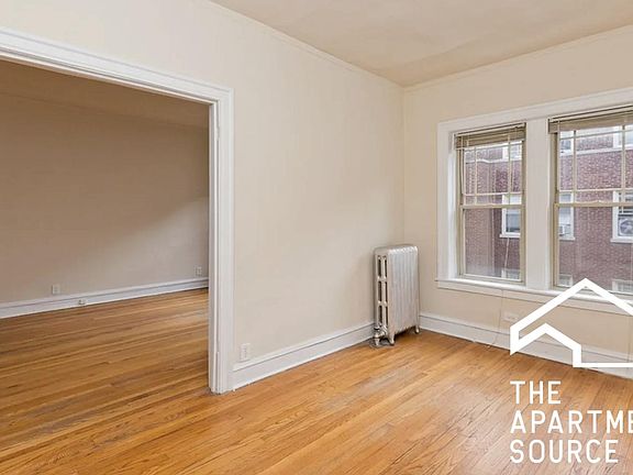 4th image of 1335-37 W Touhy Ave #1N