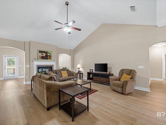 3rd image of 23295 Dundee Cir
