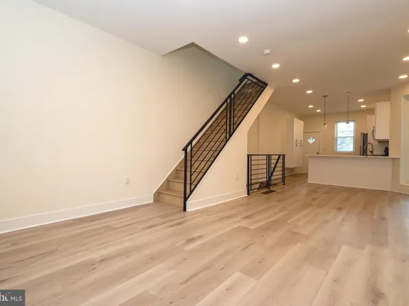 5751 Rodman St, Philadelphia, PA 19143