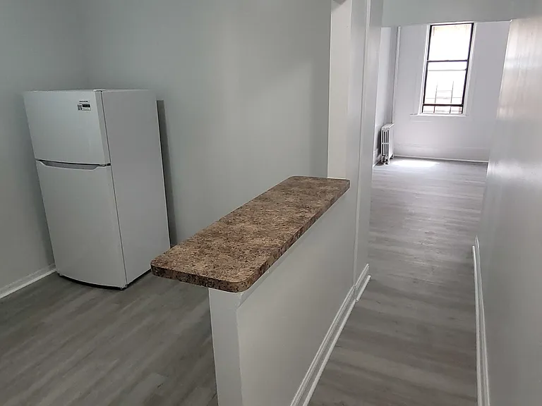 2376 Ryer Ave #B1 — Photo 9