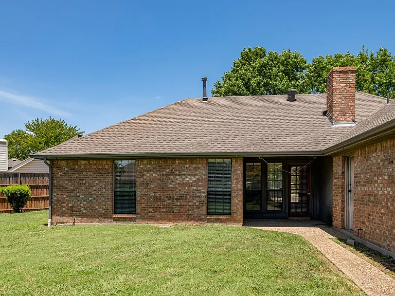 3624 Amanda Cir — Photo 22