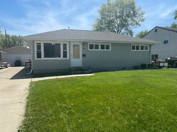 911 Wolcott St, Janesville, WI 53546