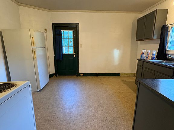 5th image of 76 N 3rd St #2