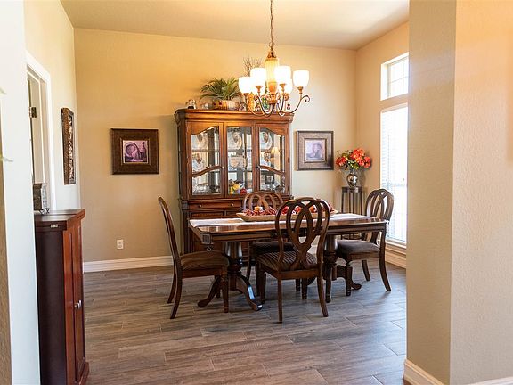 2nd image of 2705 Oak W