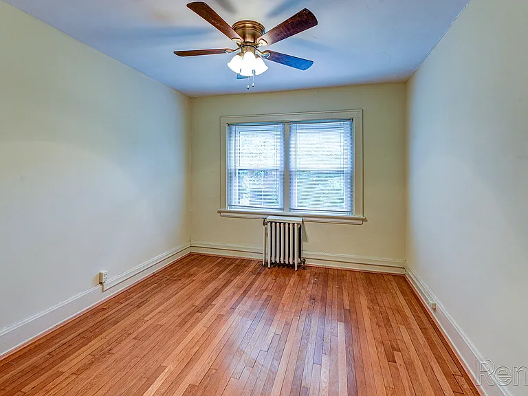 Salutaris Court — Photo 14