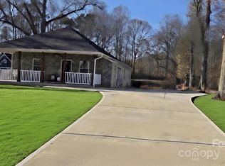 1029 Old State Highway 27, Mount Holly, NC 28120