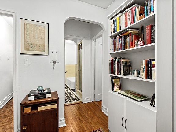 5th image of 60 Plaza St E APT 6D