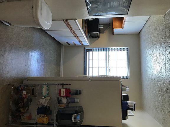 4th image of 556 Aberdeen Ave APT B