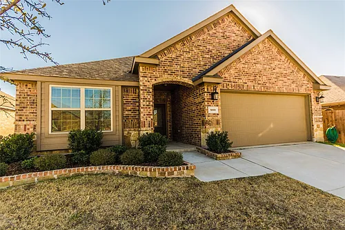 900 Lake Cypress Ln Photo 1