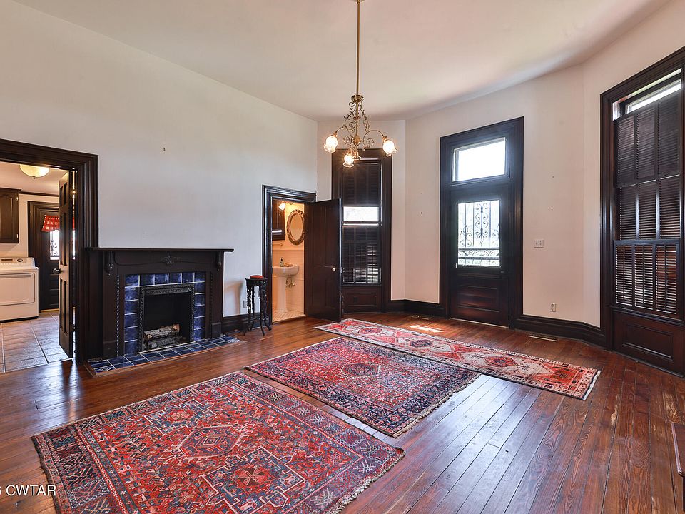 10th image of 203 N McCombs St