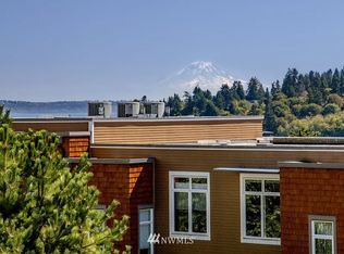 1800001 Harbor Square Loop NE #B315, Bainbridge Island, WA 98110