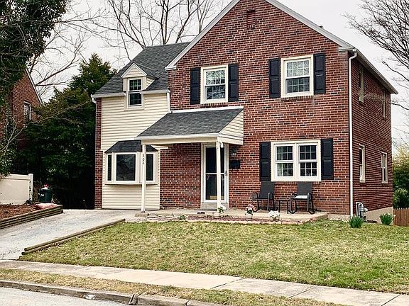 3rd image of 808 Cedar Ln