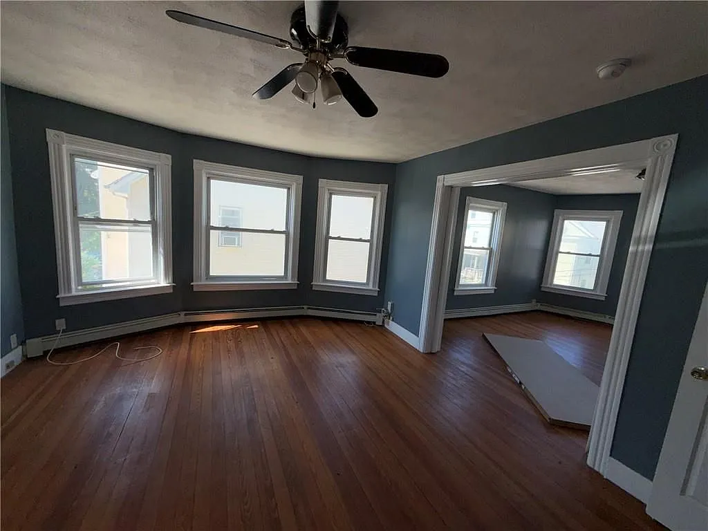 2 bed, 1.0 bath, 1160 sqft, $1,800 — Photo 2