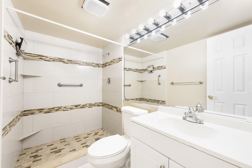 1340 NE 28th Avenue #232, photo 9