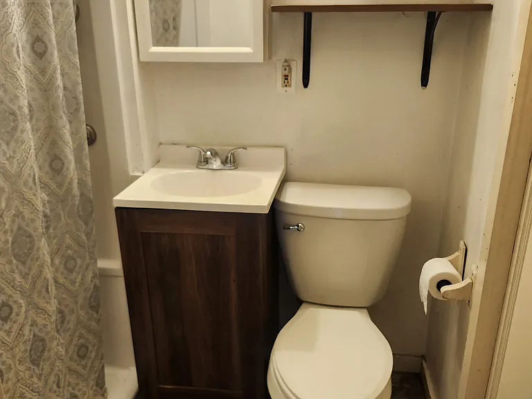 550 Pearl Ave — Photo 2
