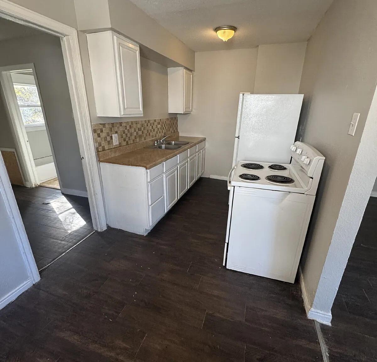 2 bed, 1.0 bath, 750 sqft, $750 — Photo 4
