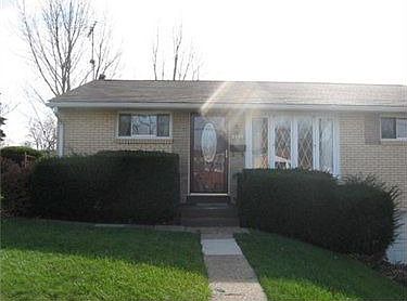 1st image of 523 Elaine Dr