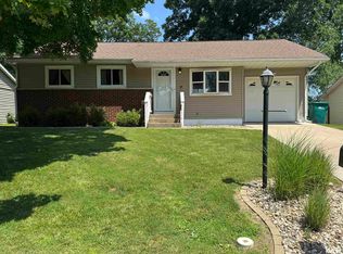 326 Dundee Rd, East Peoria, IL 61611