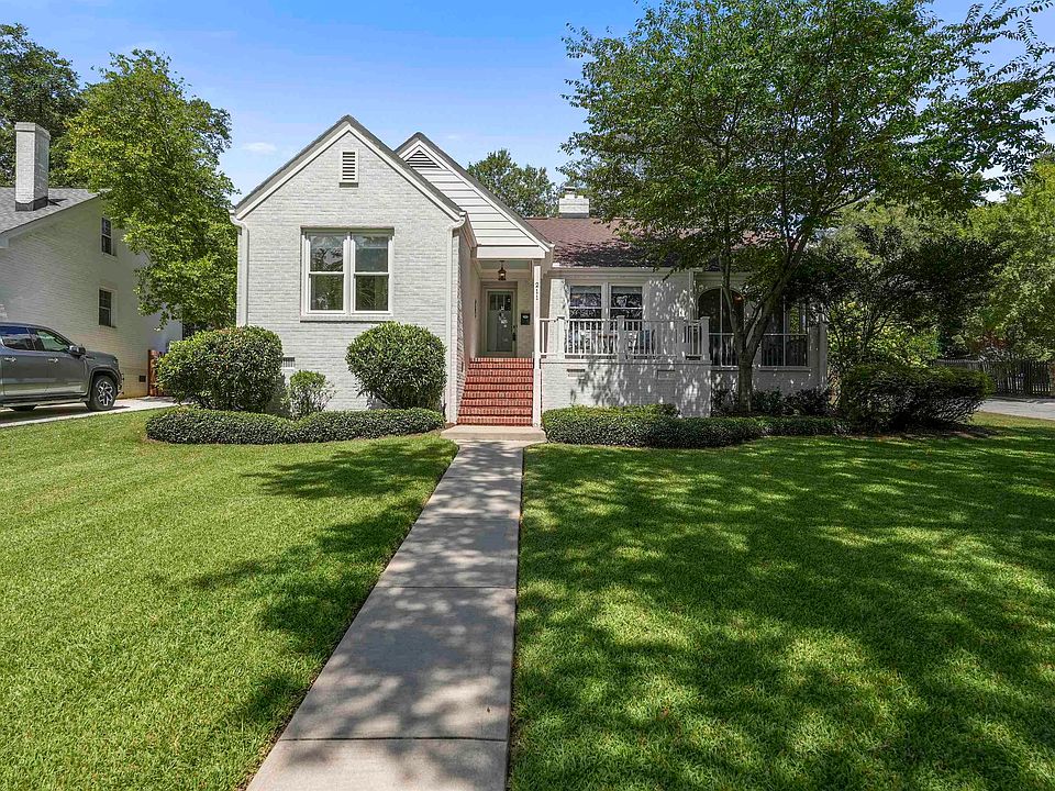 1st image of 211 Brookwood Dr