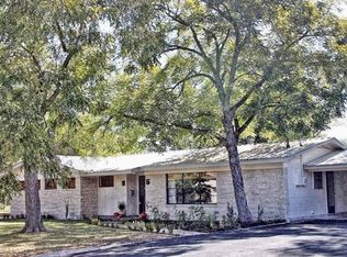 806 Campbell St, Lockhart, TX 78644